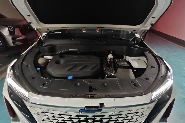 Used CHANGAN OSHAN Z6 2023 Blue Whale 1.5T DCT Luxury Model Engine Bay