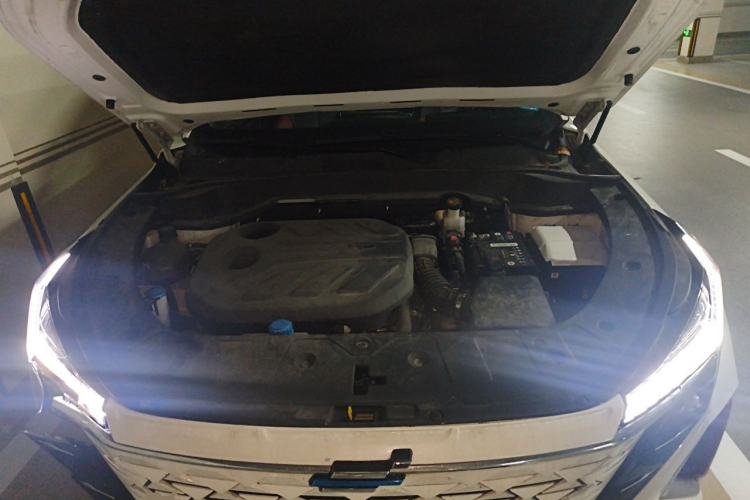 Used CHANGAN OSHAN Z6 2023 Blue Whale 1.5T DCT Smart Luxury Model Engine Bay