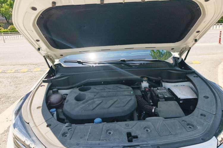 Used CHANGAN OSHAN Z6 2023 Blue Whale 1.5T DCT Smart Luxury Model Engine Bay