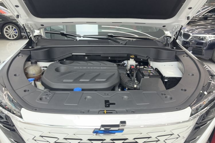 Used CHANGAN OSHAN Z6 2023 Blue Whale 1.5T DCT Smart Luxury Model Engine Bay