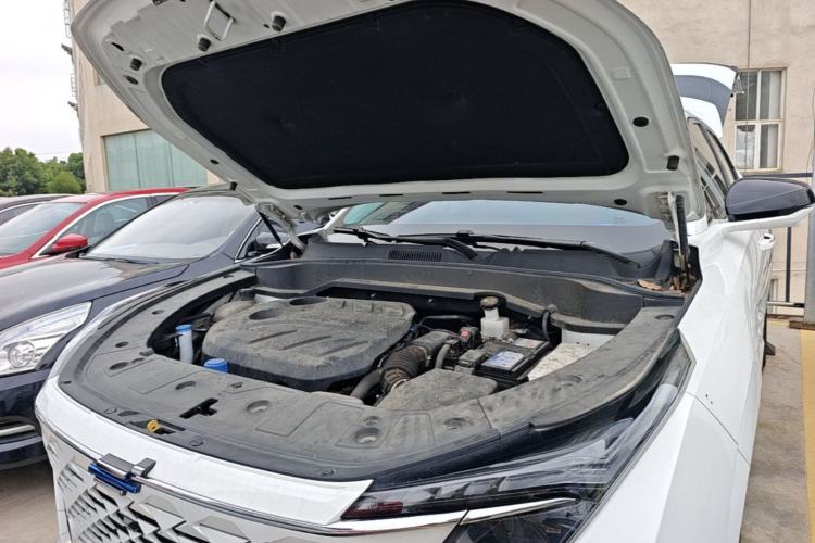 Used CHANGAN OSHAN Z6 2023 Blue Whale 1.5T DCT Luxury Model Engine Bay