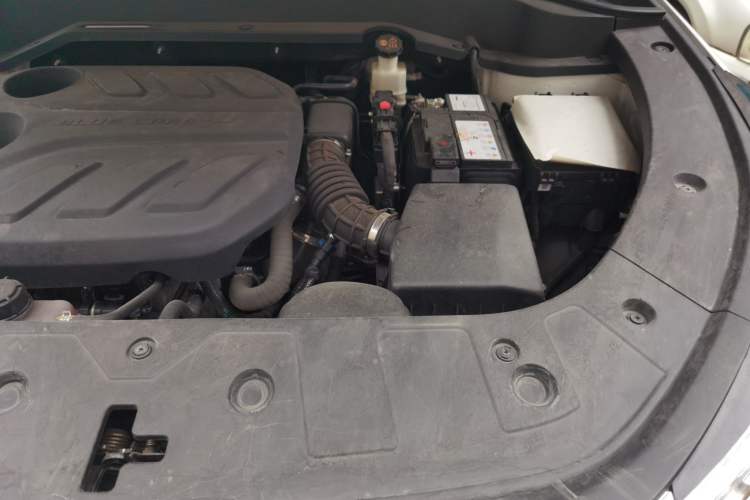 Used CHANGAN OSHAN Z6 2023 Blue Whale 1.5T DCT Smart Edition Engine Bay Left