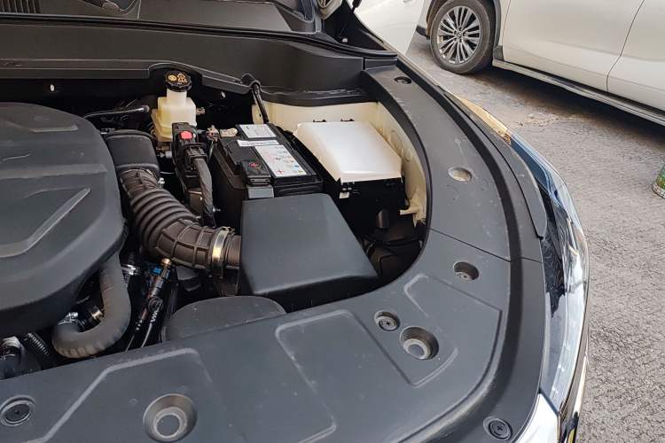 Used CHANGAN OSHAN Z6 2023 Blue Whale 1.5T DCT Smart Edition Engine Bay Left