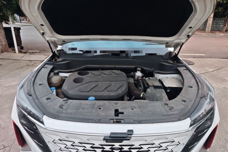 Used CHANGAN OSHAN Z6 2023 Blue Whale 1.5T DCT Luxury Model Engine Bay