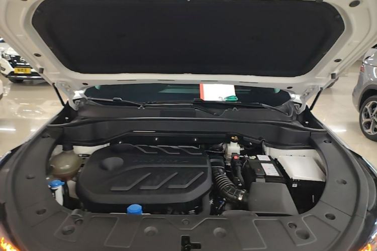 Used CHANGAN OSHAN Z6 2023 Blue Whale 1.5T DCT Smart Navigation Model Engine Bay
