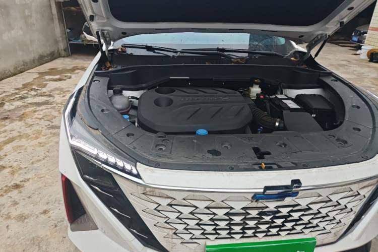 Used CHANGAN OSHAN Z6 2023 Blue Whale 1.5T DCT Smart Edition Engine Bay Right