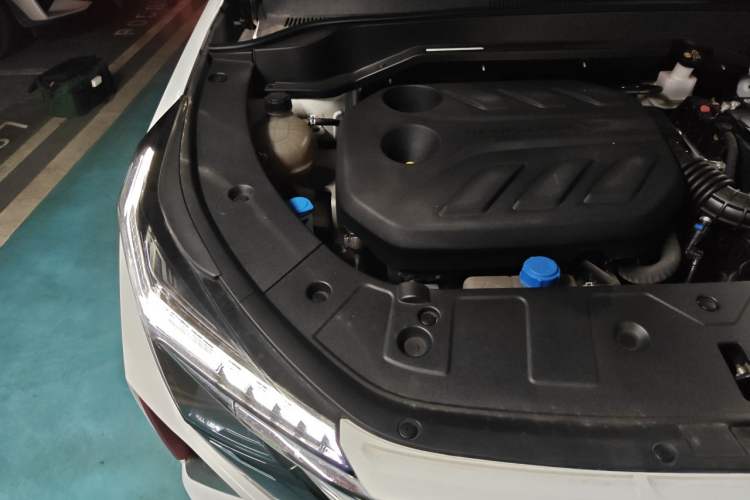 Used CHANGAN OSHAN Z6 2023 Blue Whale 1.5T DCT Luxury Model Engine Bay Right