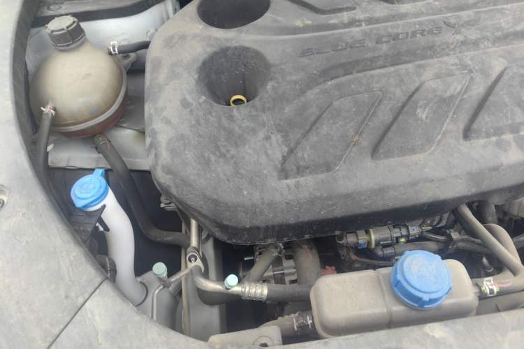 Used CHANGAN OSHAN Z6 2023 Blue Whale 1.5T DCT Luxury Model Engine Bay Right