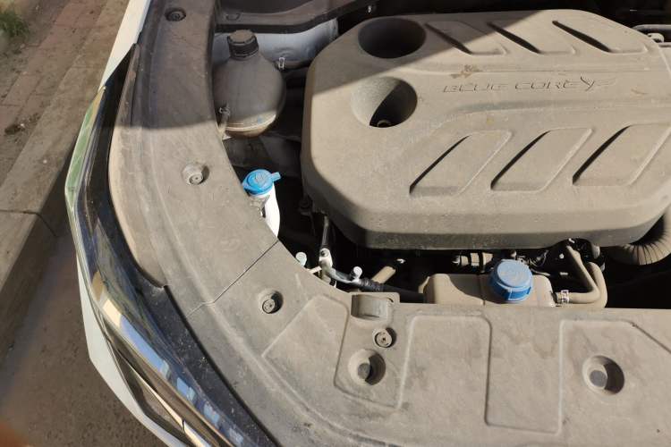 Used CHANGAN OSHAN Z6 2023 Blue Whale 1.5T DCT Smart Navigation Model Engine Bay Right