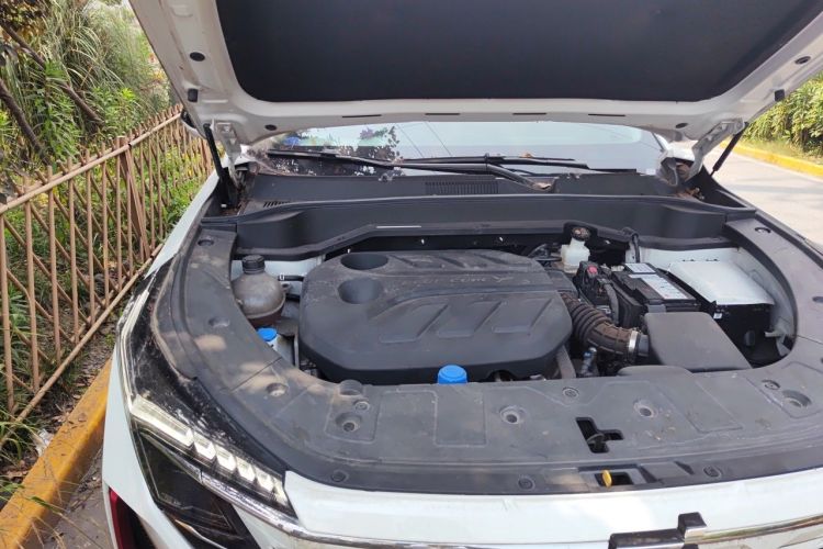 Used CHANGAN OSHAN Z6 2023 Blue Whale 1.5T DCT Smart-Led City Edition Engine Bay Right