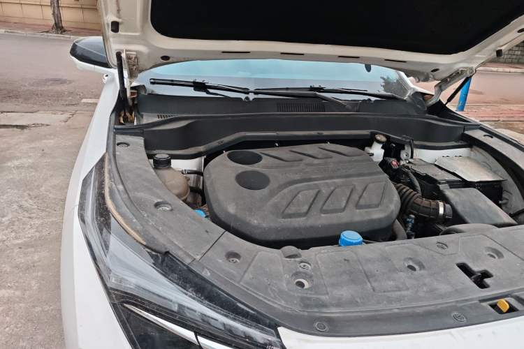 Used CHANGAN OSHAN Z6 2023 Blue Whale 1.5T DCT Luxury Model Engine Bay Right
