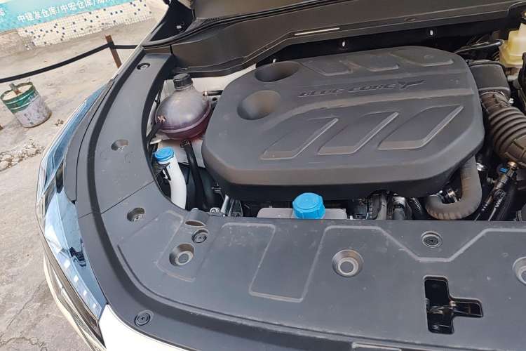 Used CHANGAN OSHAN Z6 2023 Blue Whale 1.5T DCT Smart Edition Engine Bay Right