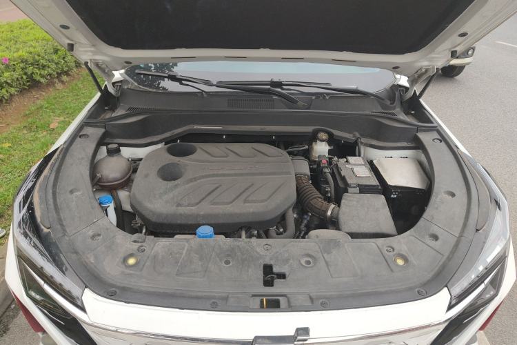 Used CHANGAN OSHAN Z6 2023 Blue Whale 1.5T DCT Smart Navigation Model Engine Bay
