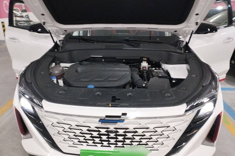 Used CHANGAN OSHAN Z6 2023 Blue Whale 1.5T DCT Smart Luxury Model Engine Bay
