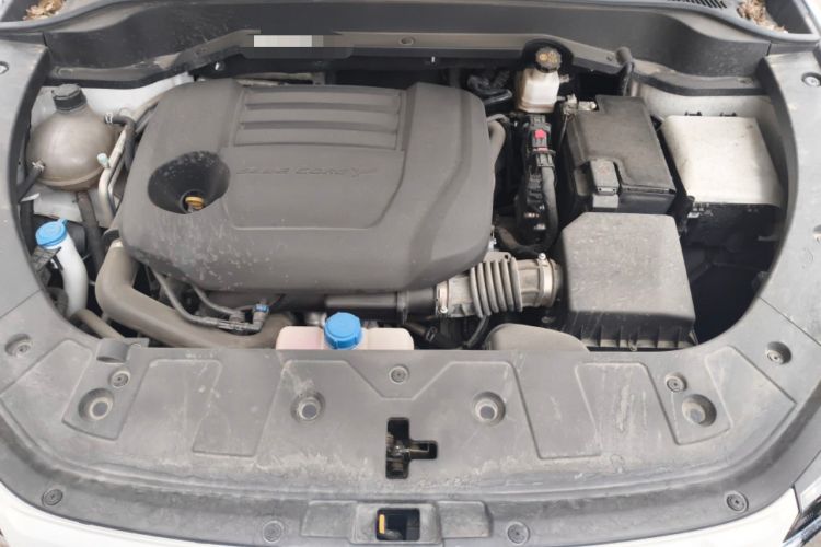 Used CHANGAN OSHAN Z6 2023 Blue Whale 2.0T Automatic Zhiyuan Model Engine Bay