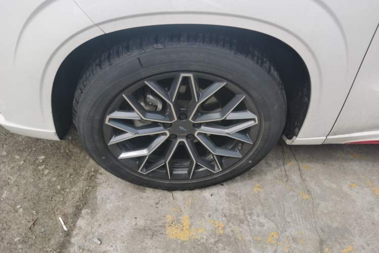 Used CHANGAN OSHAN Z6 2023 Blue Whale 1.5T DCT Smart-Led City Edition Exterior 4