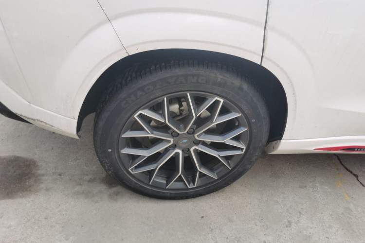 Used CHANGAN OSHAN Z6 2023 Blue Whale 1.5T DCT Smart-Led City Edition Exterior 5