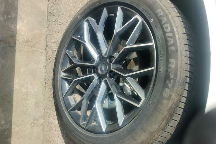 Used CHANGAN OSHAN Z6 2023 Blue Whale 1.5T DCT Smart Luxury Model Exterior 7