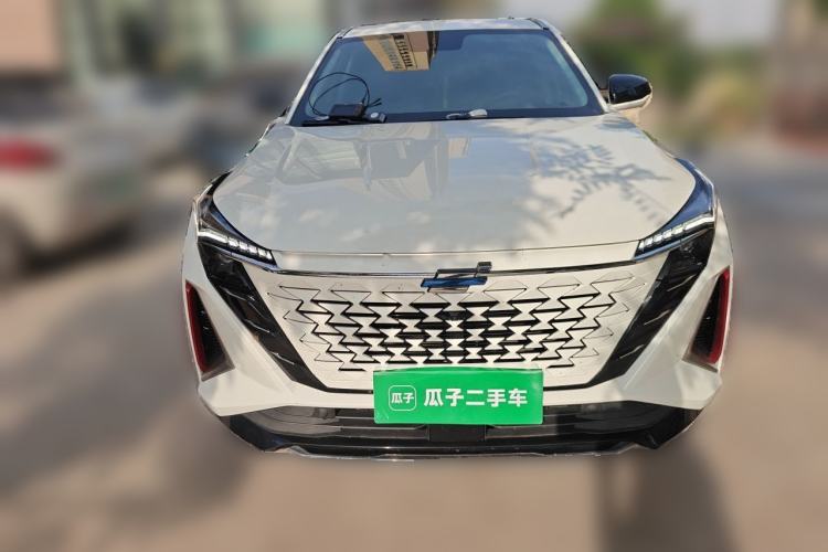 Used CHANGAN OSHAN Z6 2023 Blue Whale 1.5T DCT Luxury Model Front