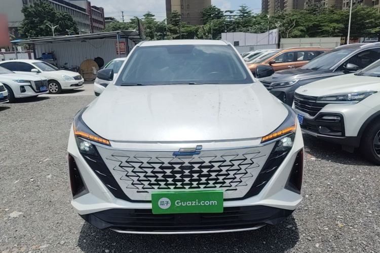 Used CHANGAN OSHAN Z6 2023 Blue Whale 1.5T DCT Luxury Model Front