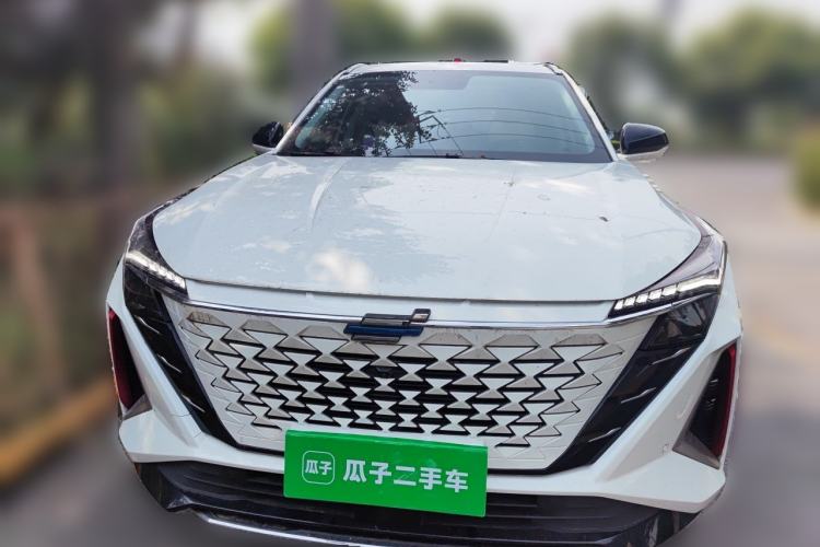 Used CHANGAN OSHAN Z6 2023 Blue Whale 1.5T DCT Smart-Led City Edition Front