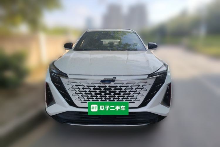 Used CHANGAN OSHAN Z6 2023 Blue Whale 1.5T DCT Smart Luxury Model Front