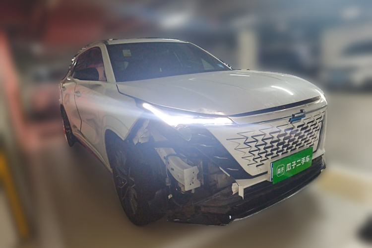 Used CHANGAN OSHAN Z6 2023 Blue Whale 1.5T DCT Smart Luxury Model Front Right 45 Deg