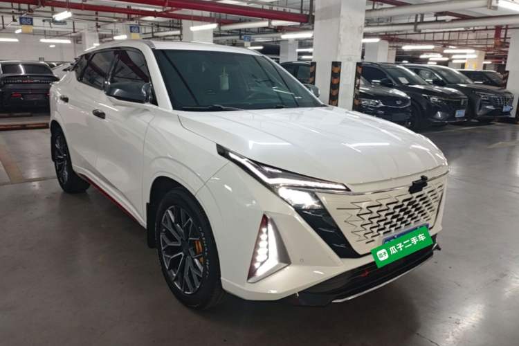 Used CHANGAN OSHAN Z6 2023 Blue Whale 1.5T DCT Smart Luxury Model Front Right 45 Deg