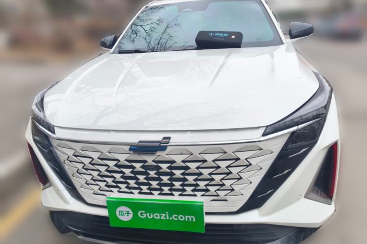Used CHANGAN OSHAN Z6 2023 Blue Whale 2.0T Automatic Zhiyuan Model Front