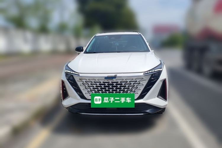 Used CHANGAN OSHAN Z6 2023 Blue Whale 1.5T DCT Smart Navigation Model Front