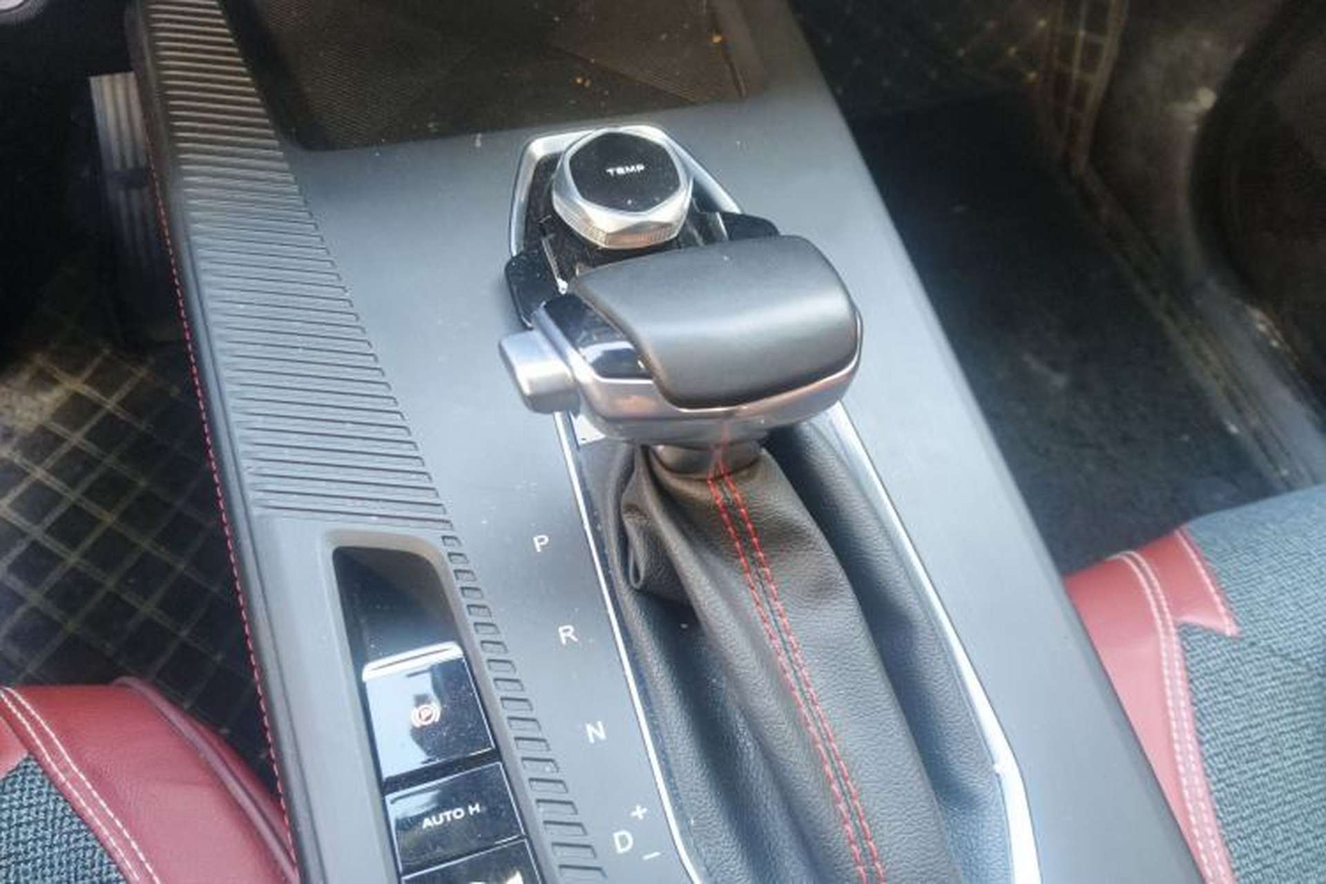 Used CHANGAN OSHAN Z6 2023 Blue Whale 1.5T DCT Smart Enjoyment Model Gear Lever