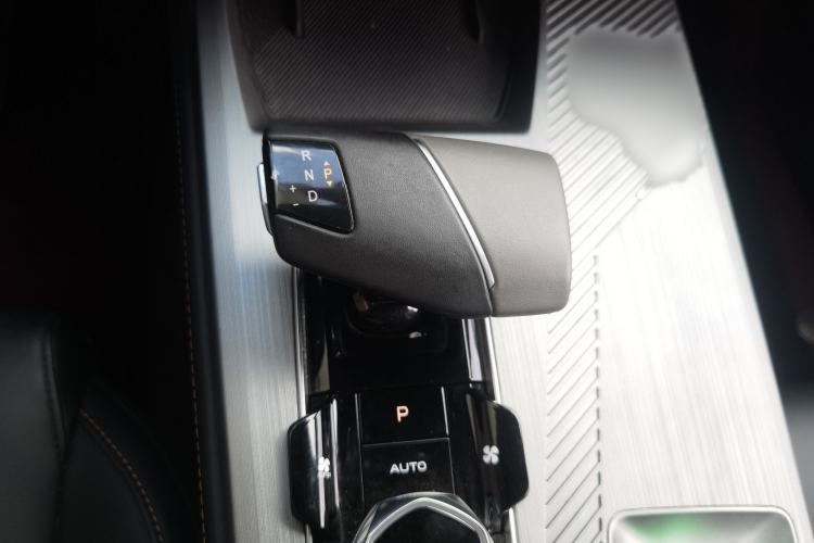 Used CHANGAN OSHAN Z6 2023 Blue Whale 1.5T DCT Smart Edition Gear Lever