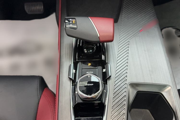 Used CHANGAN OSHAN Z6 2023 Blue Whale 1.5T DCT Smart Luxury Model Gear Lever