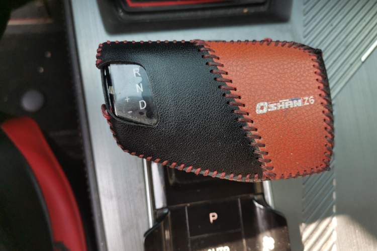 Used CHANGAN OSHAN Z6 2023 Blue Whale 1.5T DCT Smart Navigation Model Gear Lever