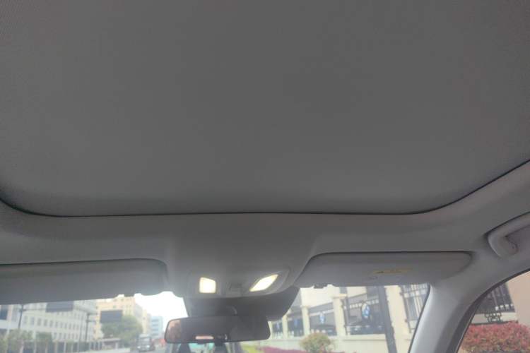 Used CHANGAN OSHAN Z6 2023 Blue Whale 1.5T DCT Luxury Model Headliner