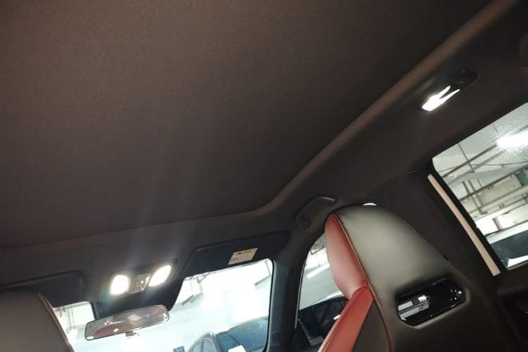 Used CHANGAN OSHAN Z6 2023 Blue Whale 1.5T DCT Smart Luxury Model Headliner