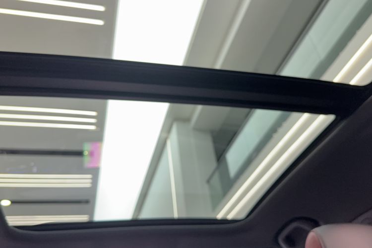 Used CHANGAN OSHAN Z6 2023 Blue Whale 1.5T DCT Smart Luxury Model Headliner