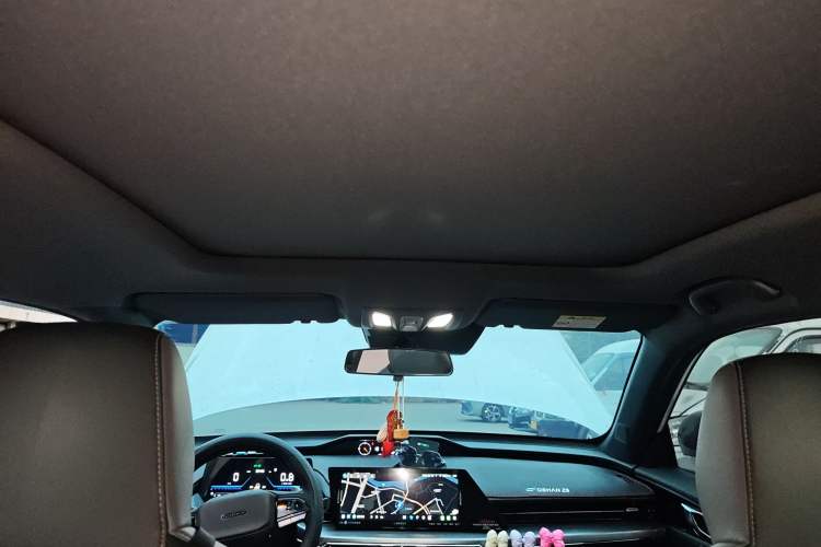 Used CHANGAN OSHAN Z6 2023 Blue Whale 1.5T DCT Luxury Model Headliner