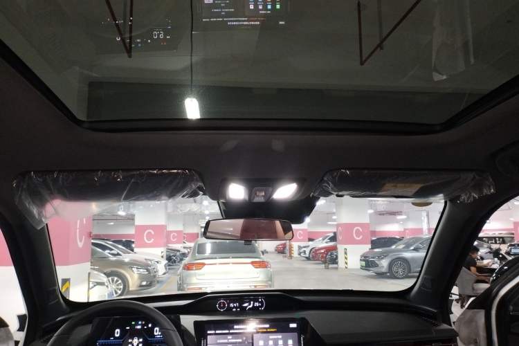 Used CHANGAN OSHAN Z6 2023 Blue Whale 1.5T DCT Smart Luxury Model Headliner