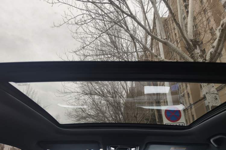 Used CHANGAN OSHAN Z6 2023 Blue Whale 2.0T Automatic Zhiyuan Model Headliner