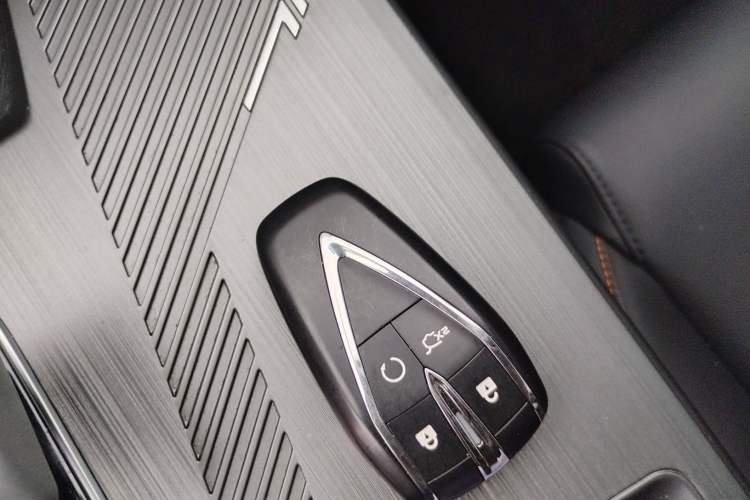 Used CHANGAN OSHAN Z6 2023 Blue Whale 1.5T DCT Smart-Led City Edition Interior 1