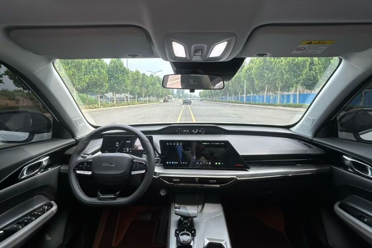 Used CHANGAN OSHAN Z6 2023 Blue Whale 1.5T DCT Luxury Model Interior 2