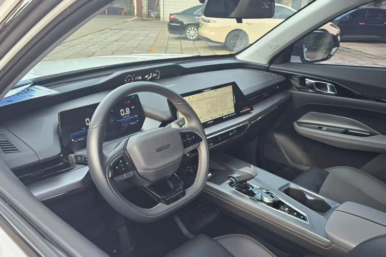 Used CHANGAN OSHAN Z6 2023 Blue Whale 1.5T DCT Luxury Model Interior 2