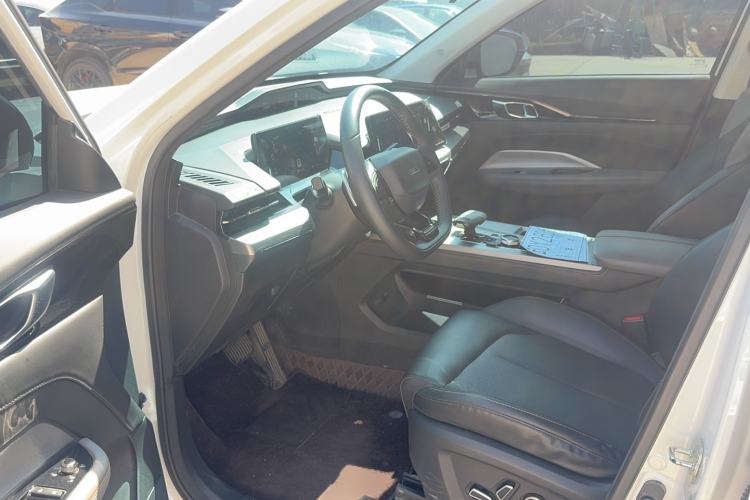 Used CHANGAN OSHAN Z6 2023 Blue Whale 1.5T DCT Smart Edition Interior 3