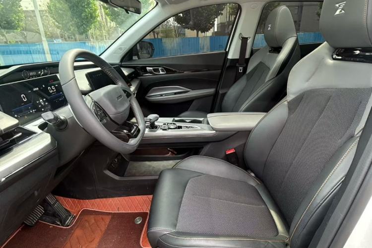 Used CHANGAN OSHAN Z6 2023 Blue Whale 1.5T DCT Luxury Model Interior 3