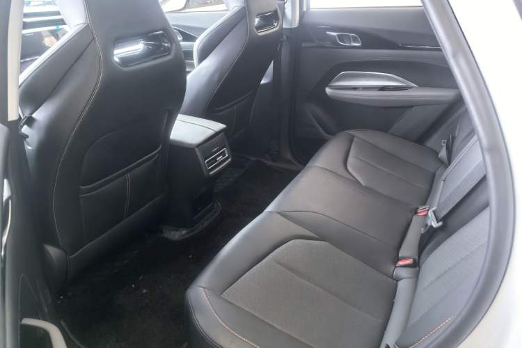 Used CHANGAN OSHAN Z6 2023 Blue Whale 1.5T DCT Smart-Led City Edition Interior 3