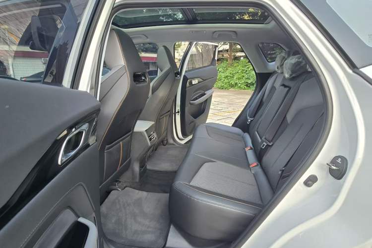 Used CHANGAN OSHAN Z6 2023 Blue Whale 1.5T DCT Luxury Model Interior 3