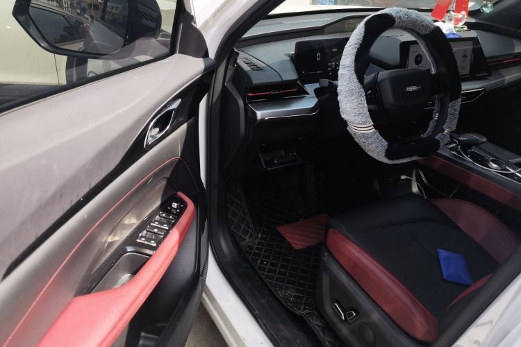 Used CHANGAN OSHAN Z6 2023 Blue Whale 1.5T DCT Smart Luxury Model Interior 3
