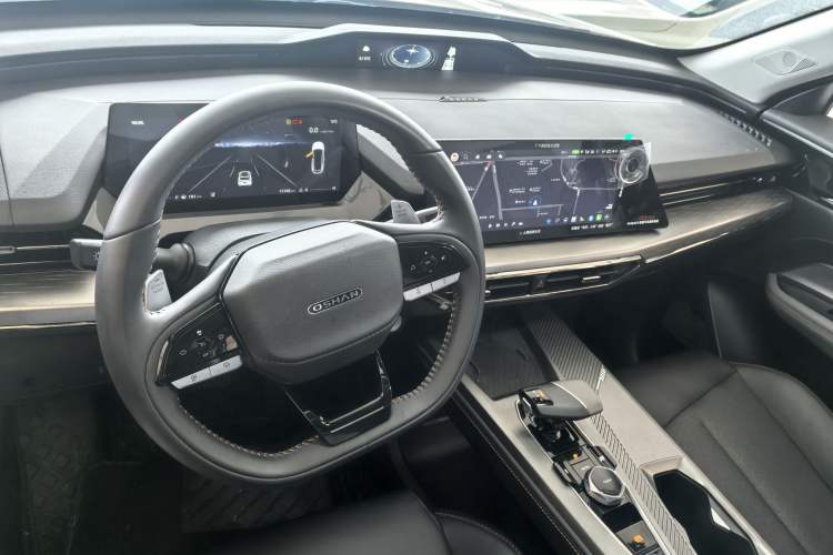Used CHANGAN OSHAN Z6 2023 Blue Whale 1.5T DCT Smart-Led City Edition Interior 4