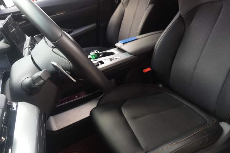 Used CHANGAN OSHAN Z6 2023 Blue Whale 1.5T DCT Smart Edition Left Front Seat